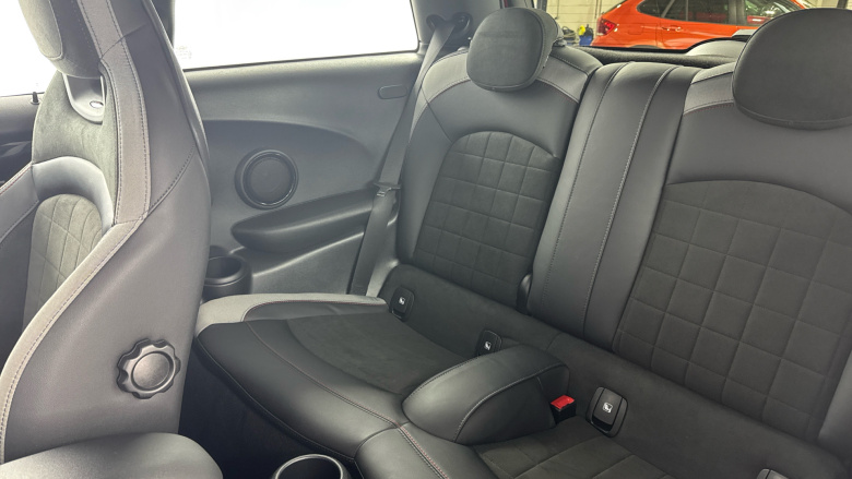MINI Hatchback 1.5 Cooper Sport Premium 3dr Auto Petrol Hatchback